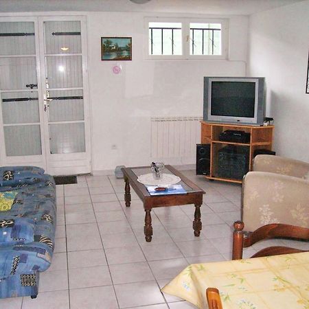 Appartement Charmant A Breuillet Avec Jardin Spacieux المظهر الخارجي الصورة